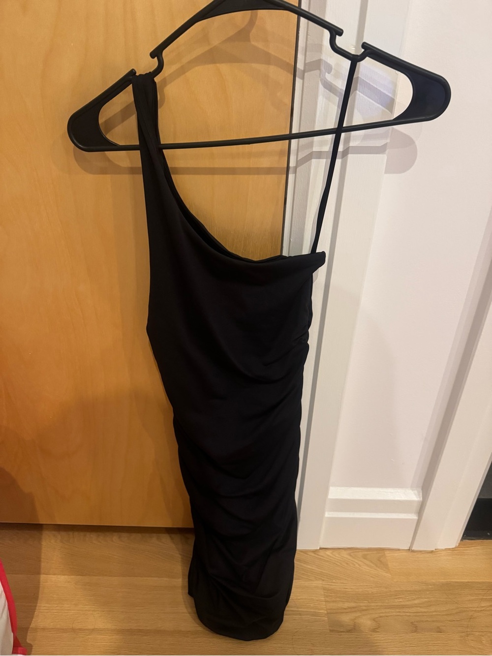 Aritzia Black One-Shoulder Ruched Women's Dress